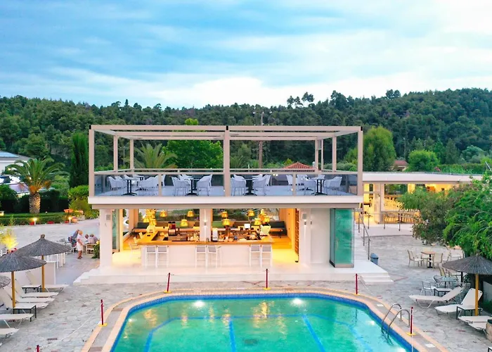 Semesteranläggning (resort) Chrousso Village 4*