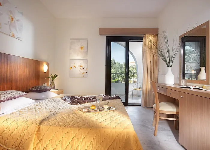 Semesteranläggning (resort) Chrousso Village 4*