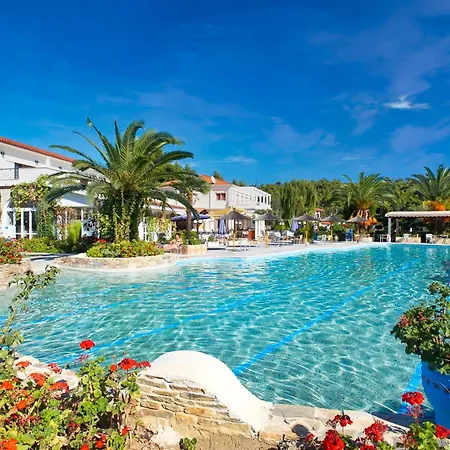 منتجع Chrousso Village باليوري